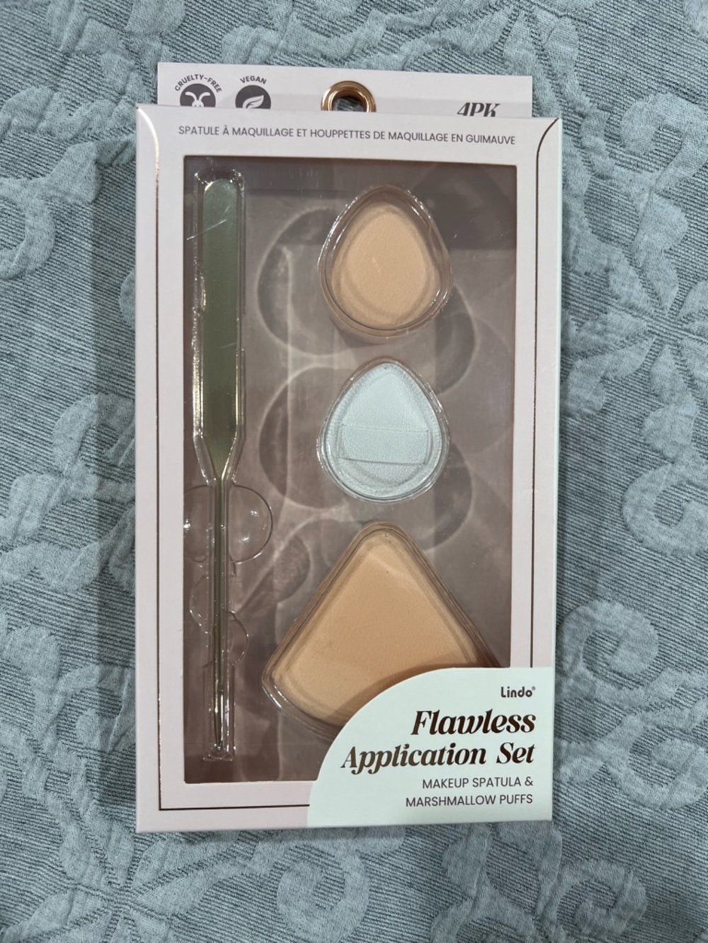 Flawless Application Set - Beige & Light Blue Makeup Puffs with Spatula